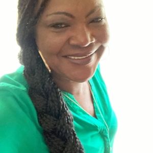 Meet your Posher, Connie